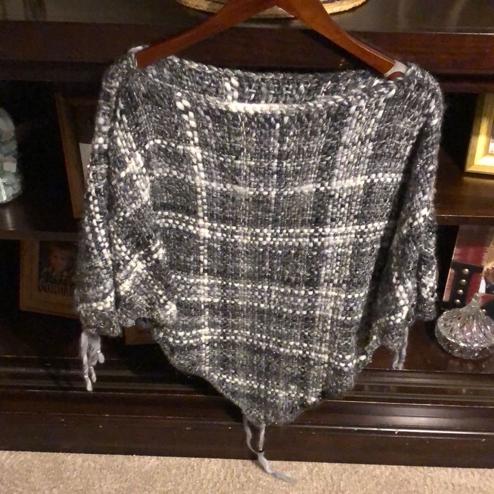 Hand made poncho Amazing!